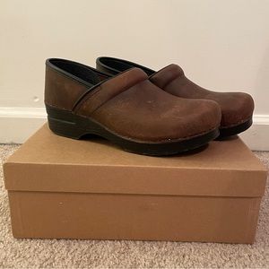 Antique Brown Dansko Clogs - Size 41